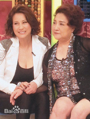 甄妮(Jenny Tseng)合照性感图片壁纸