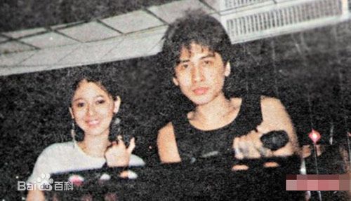 齐秦(Chyi Chin)图忆当年时性感图片图集