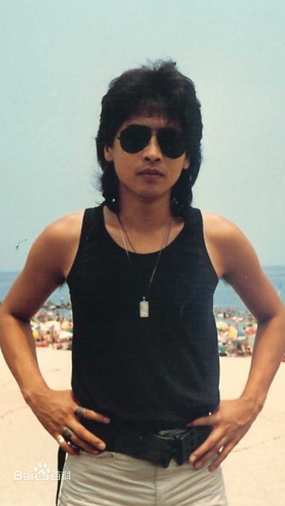 齐秦(Chyi Chin)图忆当年时性感图片图集