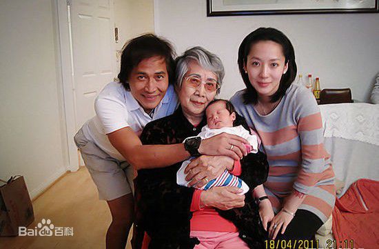 齐秦(Chyi Chin)与家人图片图集