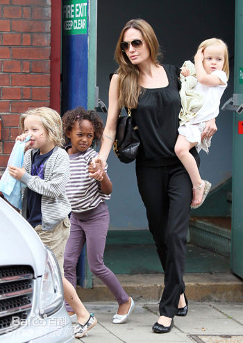 精选安吉丽娜·朱莉(Angelina Jolie)精彩图册