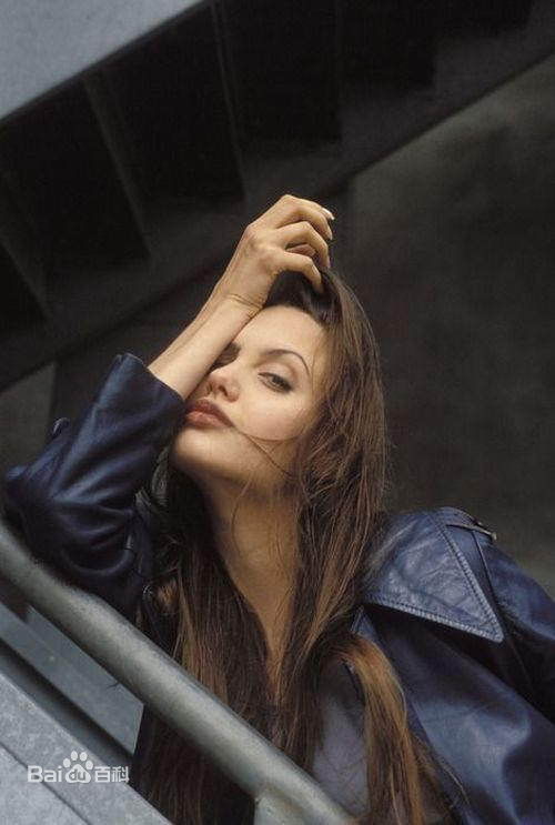 最全安吉丽娜·朱莉(Angelina Jolie)精彩图册