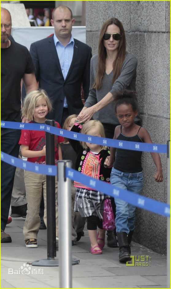 精选安吉丽娜·朱莉(Angelina Jolie)精彩图册