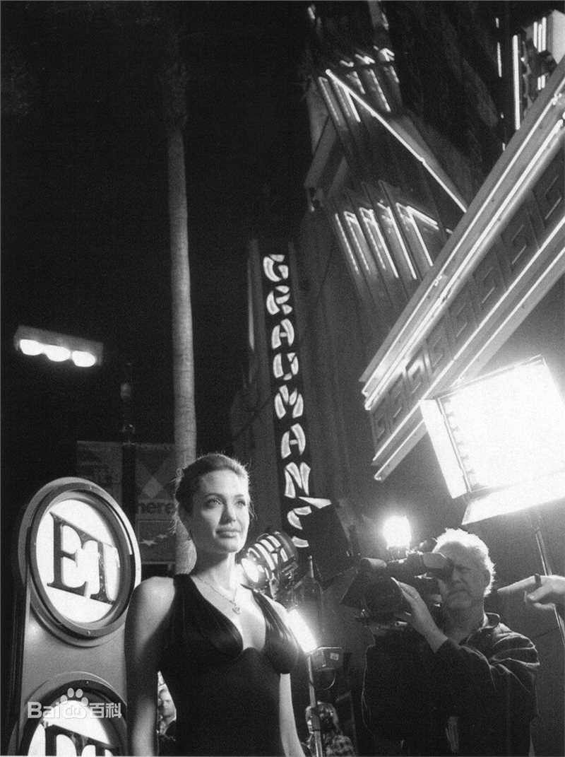 最全安吉丽娜·朱莉(Angelina Jolie)精彩图册