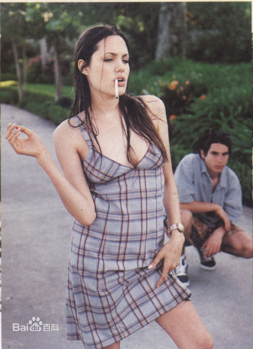 最全安吉丽娜·朱莉(Angelina Jolie)精彩图册