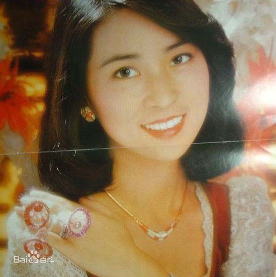 林凤娇甜美的图片图集