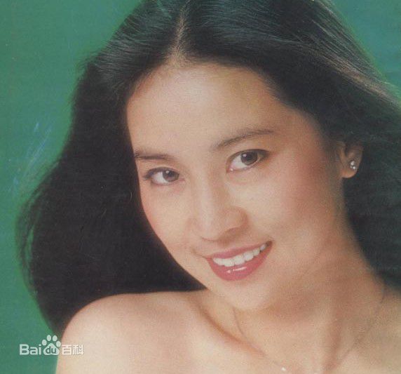 林凤娇甜美的图片图集