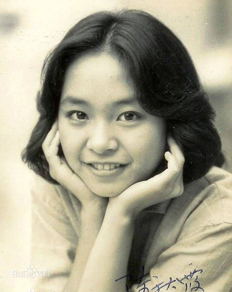 陈秋霞(Chelsia Chan)出道早期壁纸壁纸