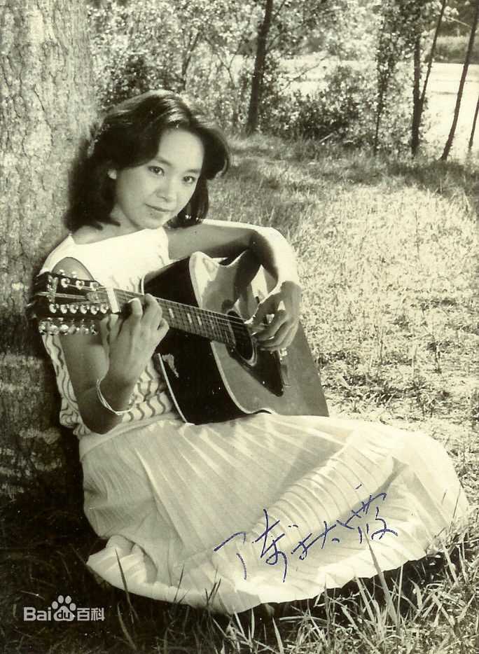 陈秋霞(Chelsia Chan)出道早期壁纸壁纸