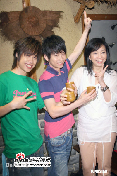 陈秋霞(Chelsia Chan)与演唱合作人性感图片图集