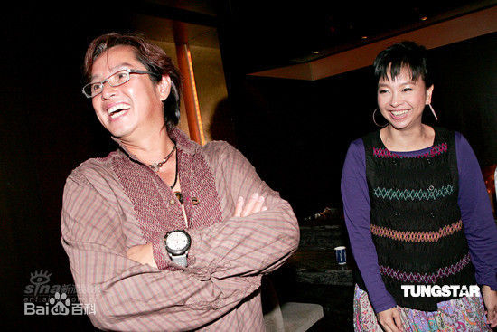 陈秋霞(Chelsia Chan)与演唱合作人性感图片图集