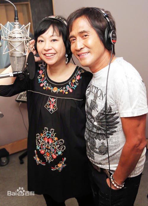 陈秋霞(Chelsia Chan)与演唱合作人性感图片图集