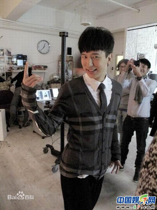 最新邓健泓(Patrick Tang)壁纸