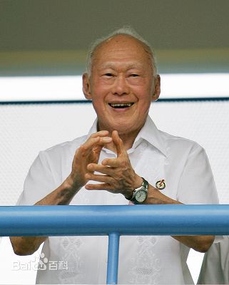 李光耀(Lee Kuan Yew)工作照前后照片