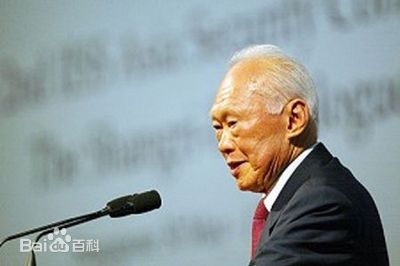 李光耀(Lee Kuan Yew)工作照前后照片