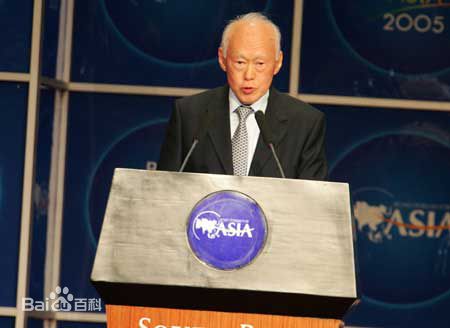 李光耀(Lee Kuan Yew)工作照前后照片