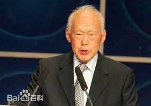 李光耀(Lee Kuan Yew)工作照前后照片