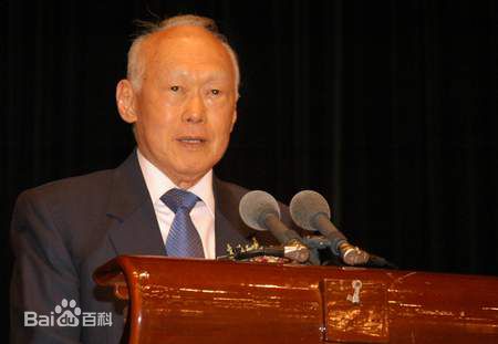李光耀(Lee Kuan Yew)工作照前后照片