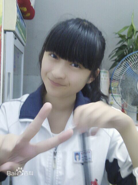 聂知晓生活照壁纸壁纸