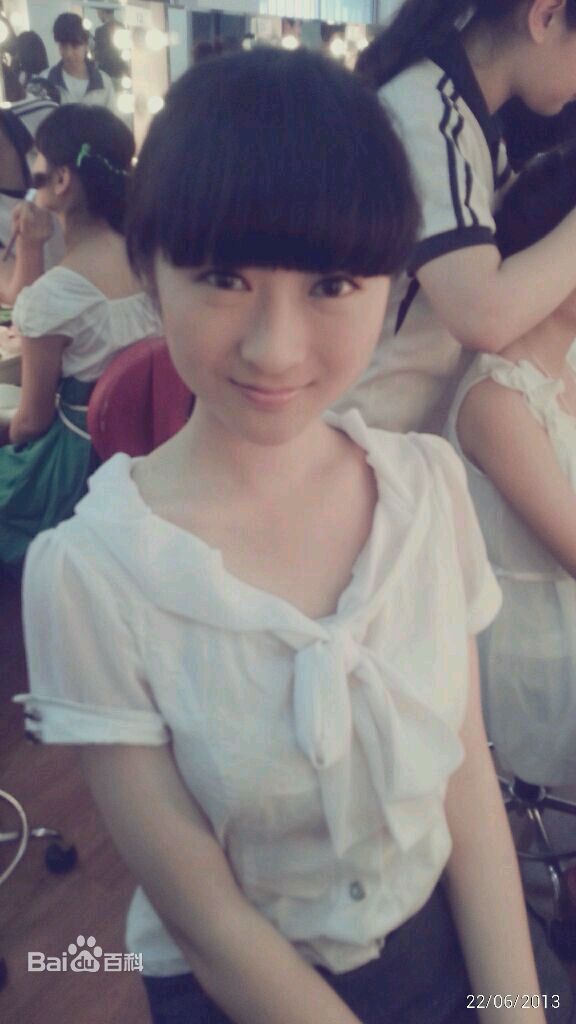 聂知晓生活照壁纸壁纸