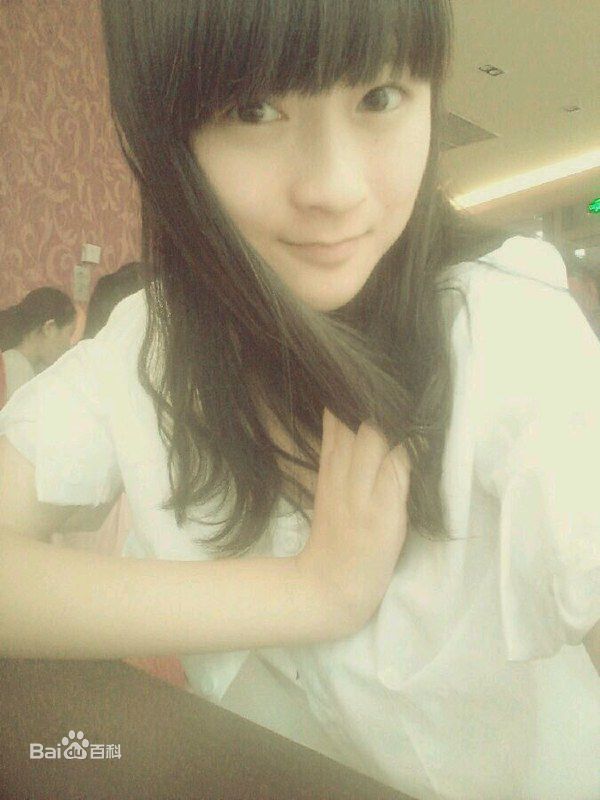 聂知晓生活照壁纸壁纸