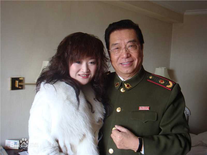 贾妮和名人合影性感图片图集