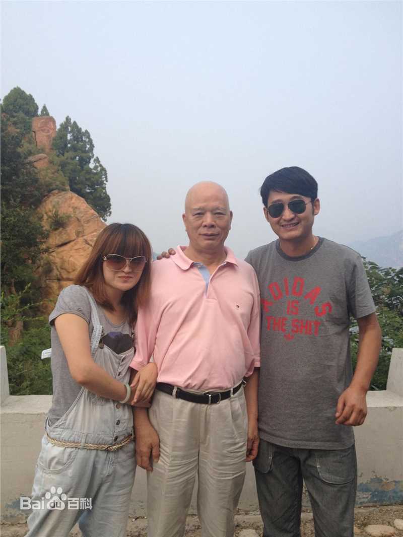 贾妮和名人合影性感图片图集