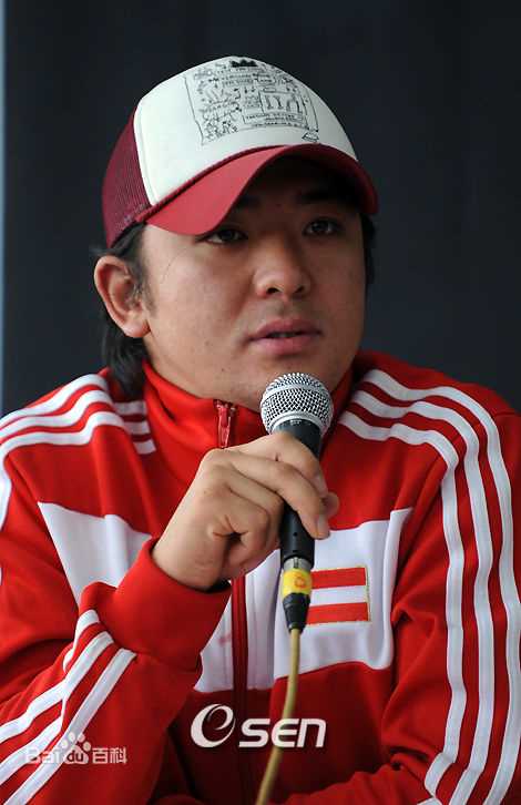 尹鸿承(，Yoon Hong-Seung)（昌导演）图册