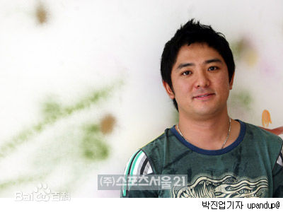 尹鸿承(，Yoon Hong-Seung)（昌导演）图册