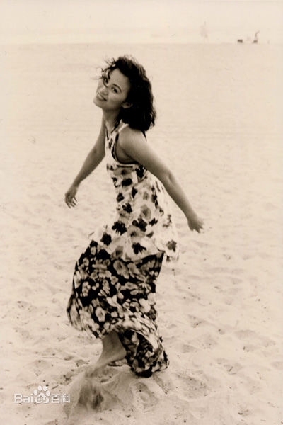 陈雅伦(Ellen Chan)在1994专辑《只喜欢一个人》中的