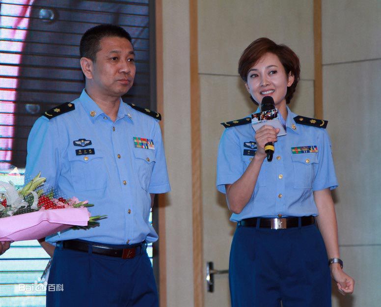 周小斌参加活动素颜照相册