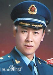 高清周小斌性感图片