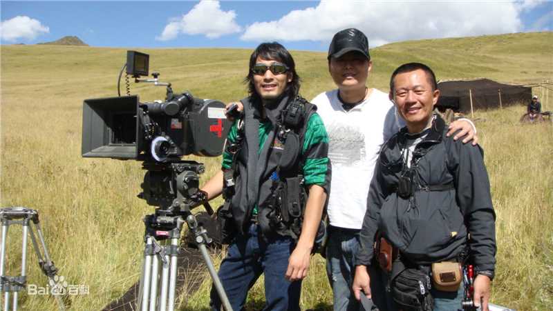 王鹤钧工作性感图片图集