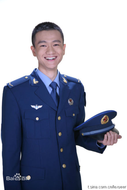 高清顾宇峰(Daniel)在代表作《大学生士兵的故事》  饰 余丰中的图集