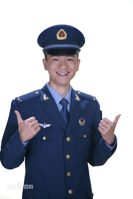 高清顾宇峰(Daniel)在代表作《大学生士兵的故事》  饰 余丰中的图集