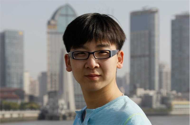 最新谢昀杉壁纸