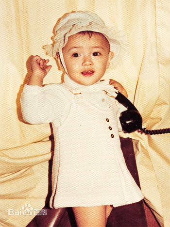 向海岚(Heung Hoi Lan)童年老照片性感图片图集