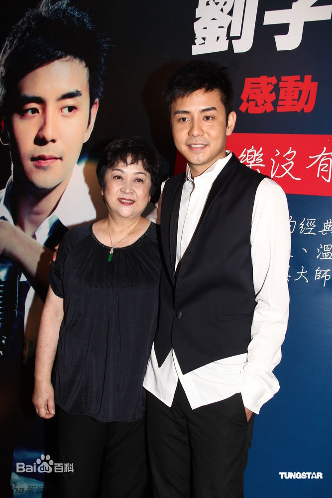 最优质甄珍生活照