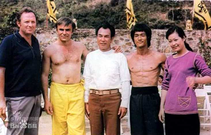 石坚(Shih Kien)生活照素颜照相册