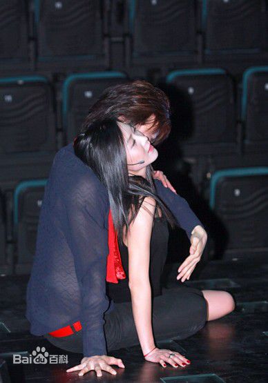 赵学而(Bondy，Chiu Hok Yee)在2008年5月6日《心太野》彩排现场中的