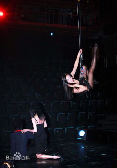 赵学而(Bondy，Chiu Hok Yee)在2008年5月6日《心太野》彩排现场中的