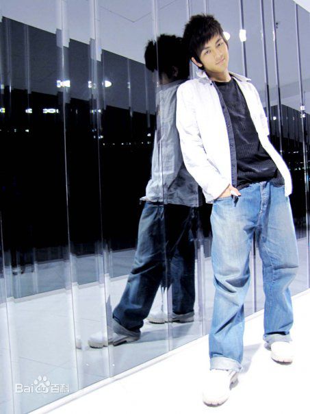 梁进龙(Juno Leung)媒体照素颜照相册