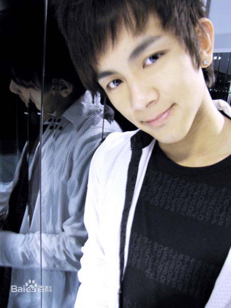 梁进龙(Juno Leung)媒体照素颜照相册