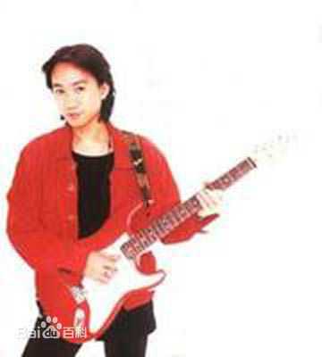黄家驹(Ka Kui Wong（英）；Koma（日）)与他的吉他性感图片图集