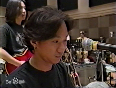 黄家驹(Ka Kui Wong（英）；Koma（日）)随乐队日本之行壁纸壁纸