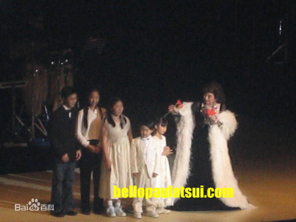 徐小凤(Paula Tsui)演唱会素颜照相册