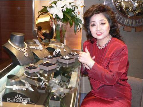 徐小凤(Paula Tsui)活动照前后照片