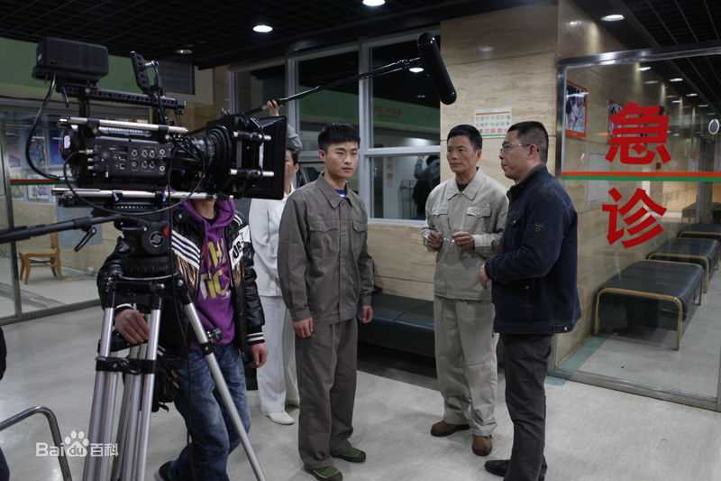 周卫星前后照片