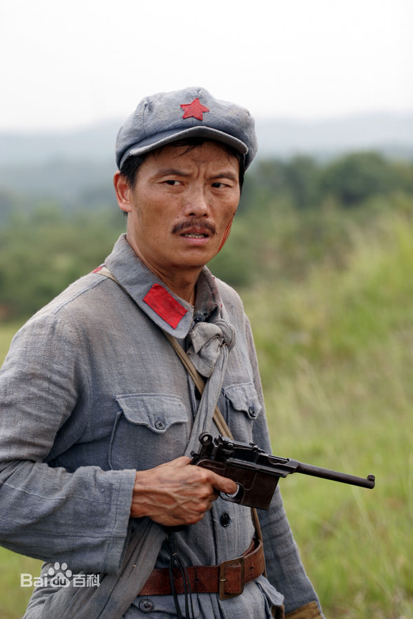 周卫星前后照片