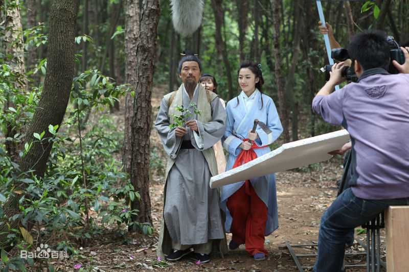 周卫星前后照片